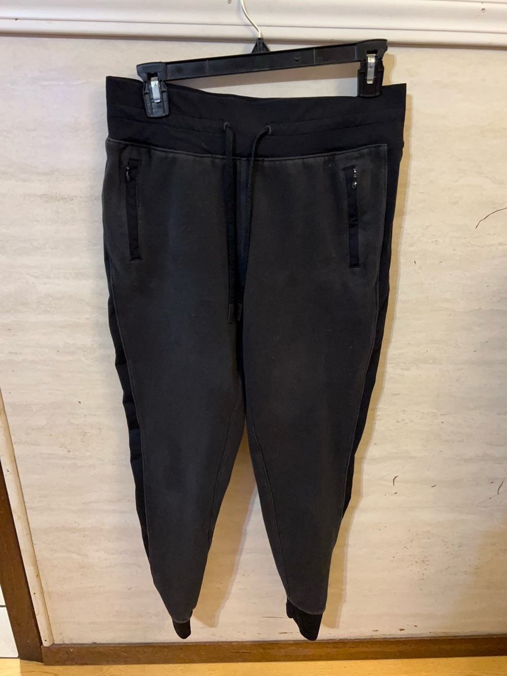 Lululemon Get Going Jogger
*28.5" Black